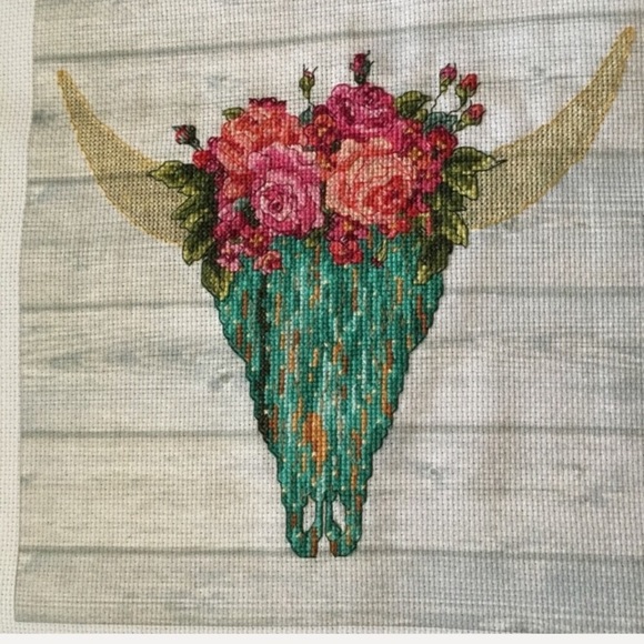 NEW hand sewn colorful cow skull gold floss - Picture 1 of 4